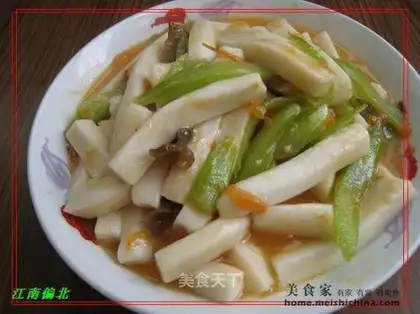stir-fried rice cake with celery and tomato
