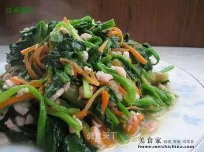 stir-fried pork with two-color spinach