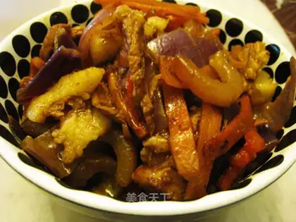 stir-fried bacon with onions and carrots
