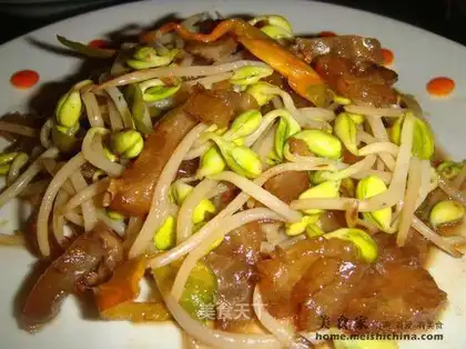 stir-fried bean sprouts with beef tendons