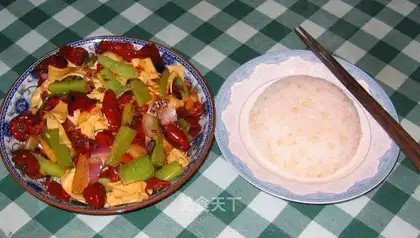 Simple spicy fragrant pot