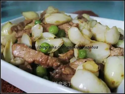 stir-fried lean pork with lily