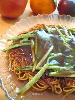 Double-sided yellow fried noodles in oyster sauce