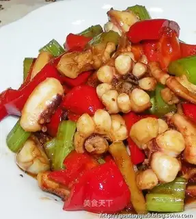 stir-fried squid with colorful pepper