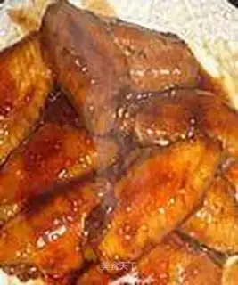 Stewed chicken wings with oil consumption