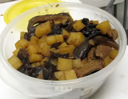 braised beef with potatoes
