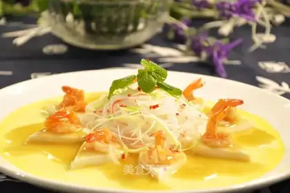 Steamed tofu with fresh shrimp and vermicelli