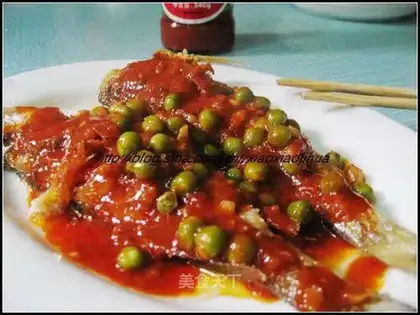 Small yellow croaker in tomato sauce