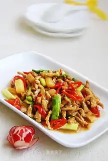Sauteed shredded beef with asparagus