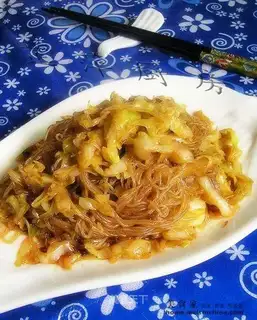 stir-fried cabbage with vermicelli in shrimp oil