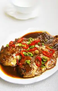 Braised pomfret