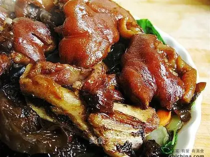 Rose pig's trotters