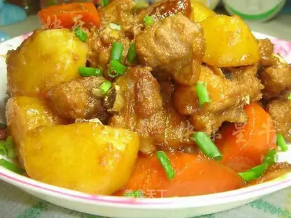 Stewed pork ribs with potatoes