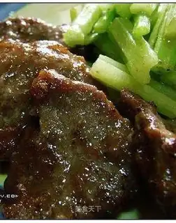 Pan-fried veal with black pepper