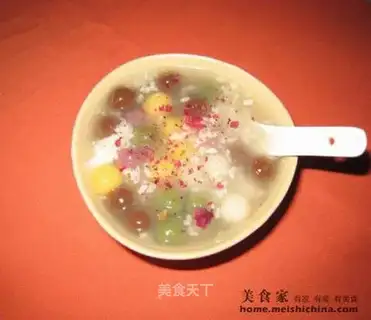 Wine-brewed colorful dumplings