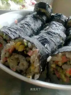 Rice roll with purple cabbage
