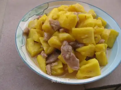 stir-fried pork with pineapple