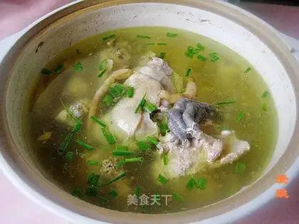 E ginseng grass chicken pot