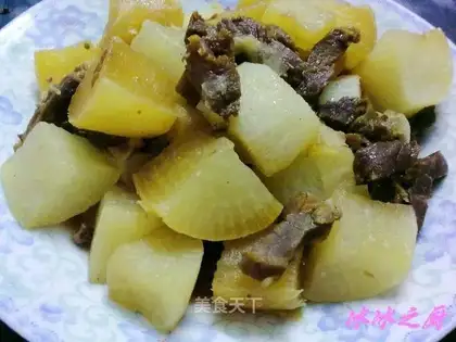 Braised white radish with dried pork