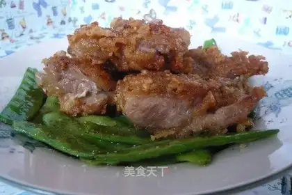 Delicious fried chicken legs