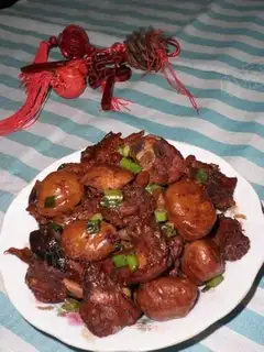 Braised chestnut chicken