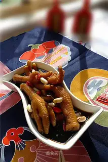 Mature vinegar chicken feet