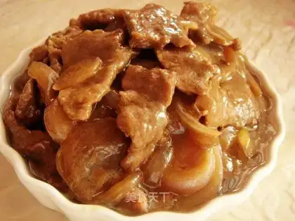 stir-fried beef with onions