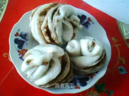 Multi-layer bean paste roll