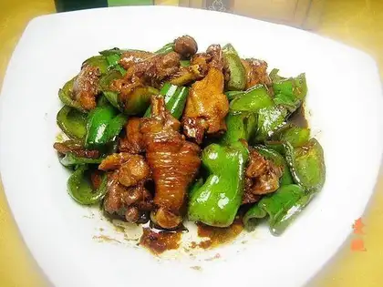 stir-fried chicken nuggets with green pepper