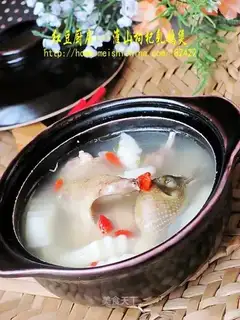 Huaishan wolfberry and young pigeon pot