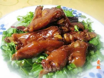Spicy stewed mutton feet