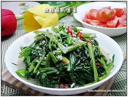 Shredded pepper and fermented bean curd serve vegetables