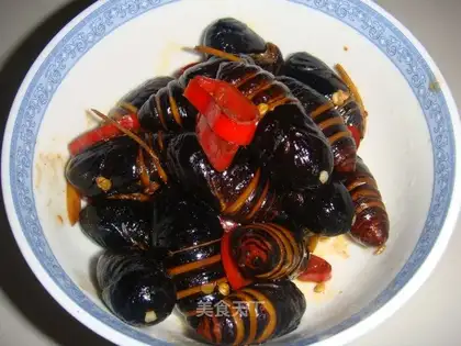 stir-fried silkworm chrysalis