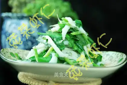 stir-fried whitebait with leeks