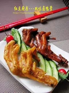 Stewed duck webs with double flavors