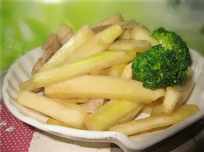stir-fried pork with rice bamboo