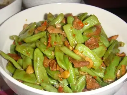 stir-fried pork with green beans