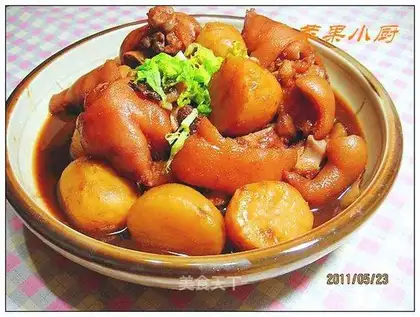 Braised crispy hands in pot