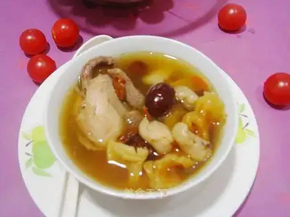 Stewed quail with wolfberry and flower gum