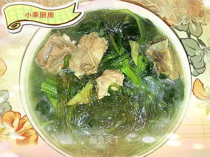 Stewed pork ribs with cabbage