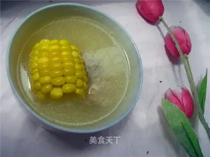 Pig's trotters and corn soup