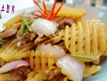 Flower meat, onion, potato chips