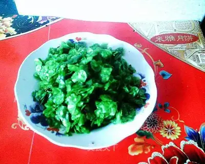 stir-fried elm money with spring onions