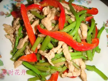 Shredded pork with vegetable stalks
