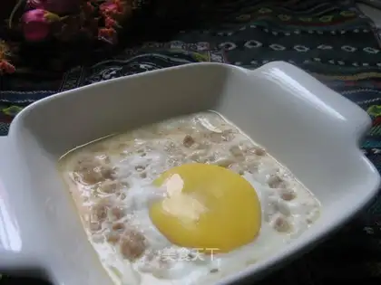 Steamed eggs with meatcake