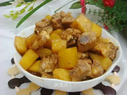 Roasted pork ribs with potatoes