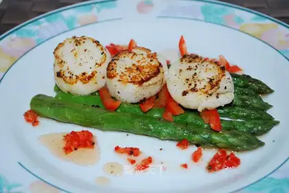 Sweet and sour scallop meat