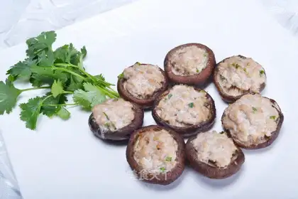 Minced pork with mushroom