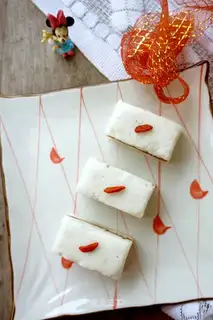 A mountain cake