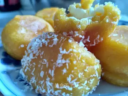 Coconut cheese melons